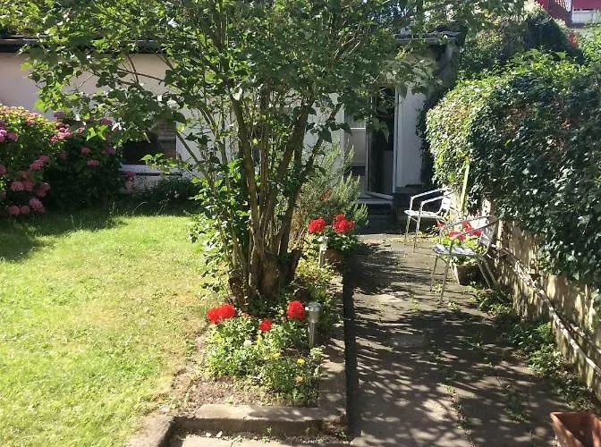 Altstadt Bonn Mit Eigenem Parkplatz Und Garten